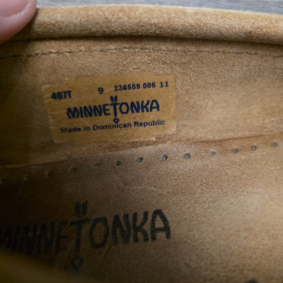 Minnetonka Women's Kilty Suede Moccasin - Picture 8 of 8